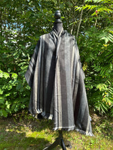 Chicago Woven Shawl