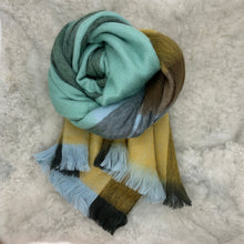 Mountains Ledge Woven Scarf