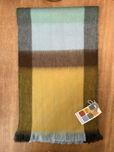 Mountains Ledge Woven Scarf