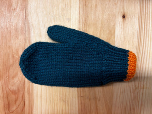 Kids Cable Pom Mitten (Color Options)